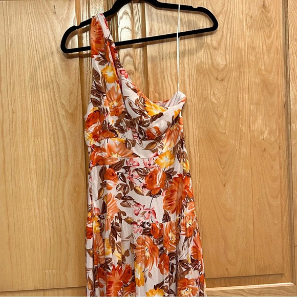 Petal & Pup Marietta Floral One-Shoulder Sundress Orange floral maxi size 4 - Picture 5 of 12